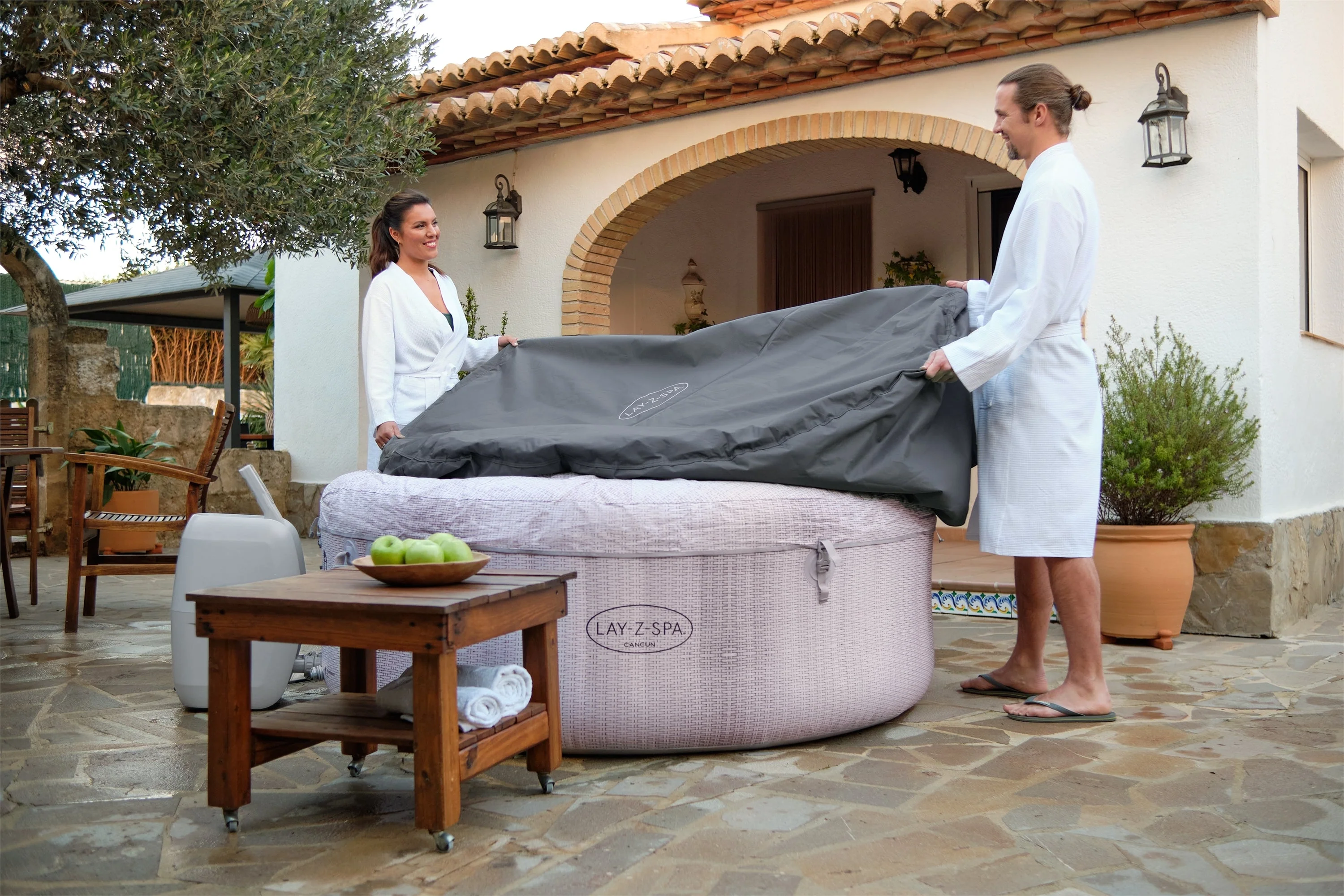 Round Thermal Hot Tub Cover - Small 180cm x 66cm - Image 7